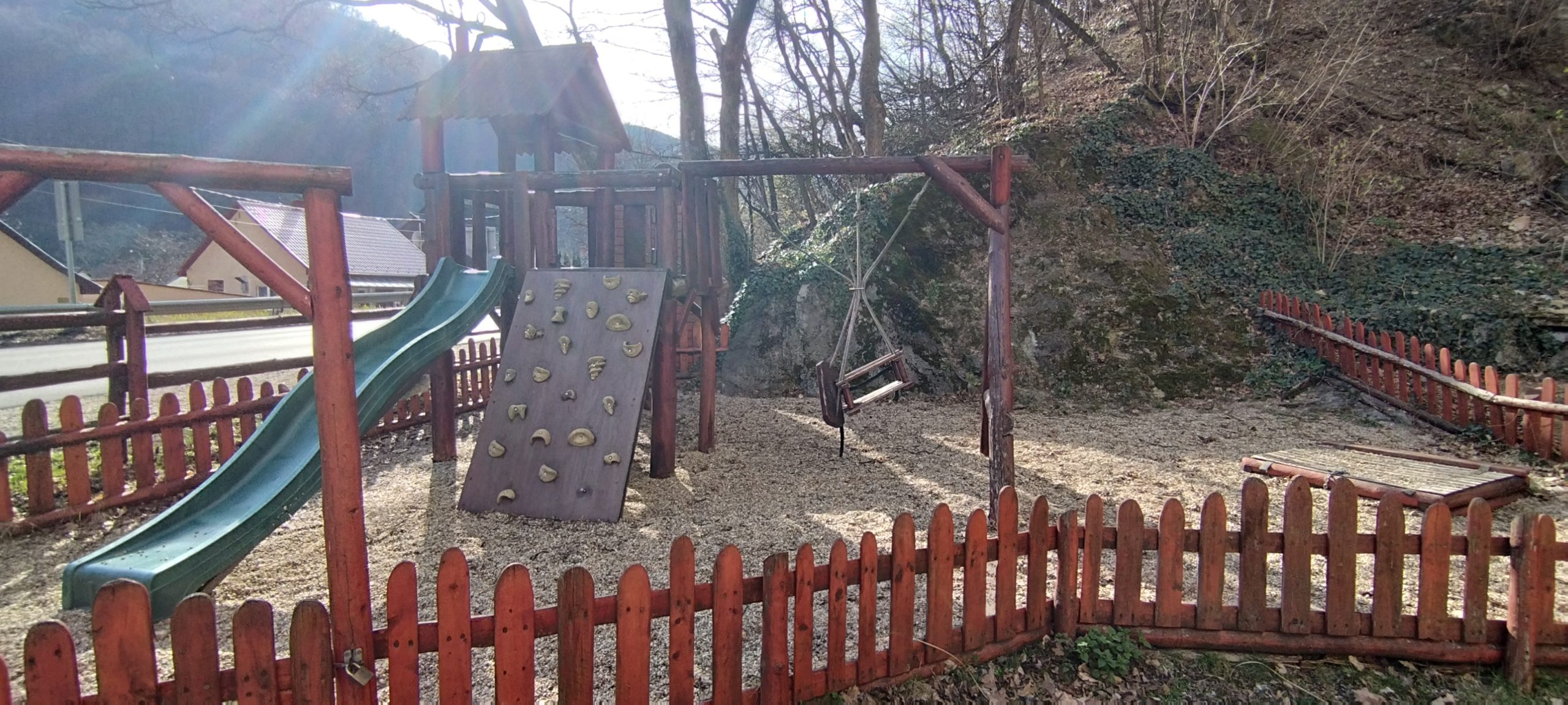 Hámor Kis- fal Hámor Kis- fal